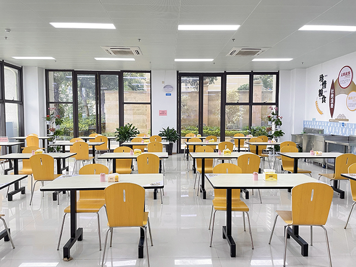图3（餐厅环境）.JPG