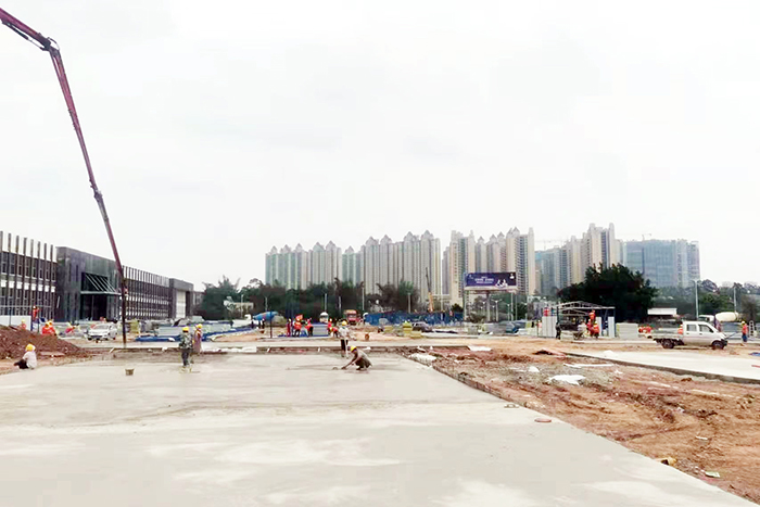 4.浇灌混凝土.jpg