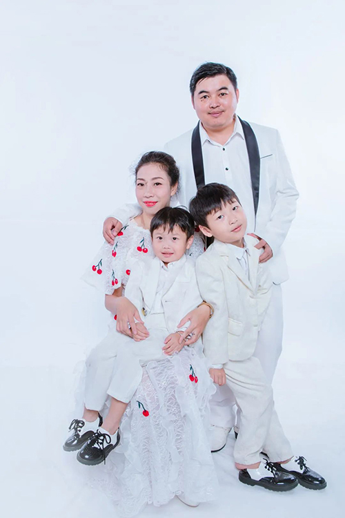 6.杨程幸福的一家.jpg